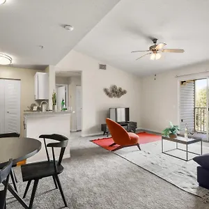 Beautiful 2br W Balcony Pool Gym Tennis , Bradenton United States